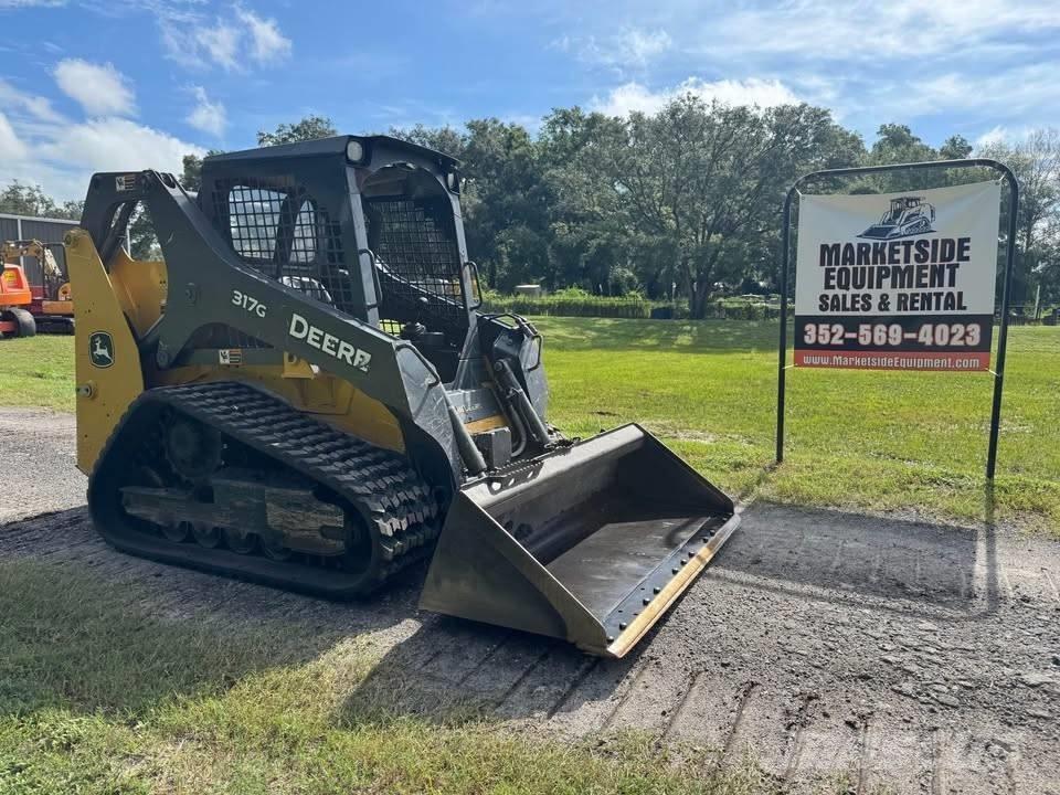 John Deere 317G 滑移装载机
