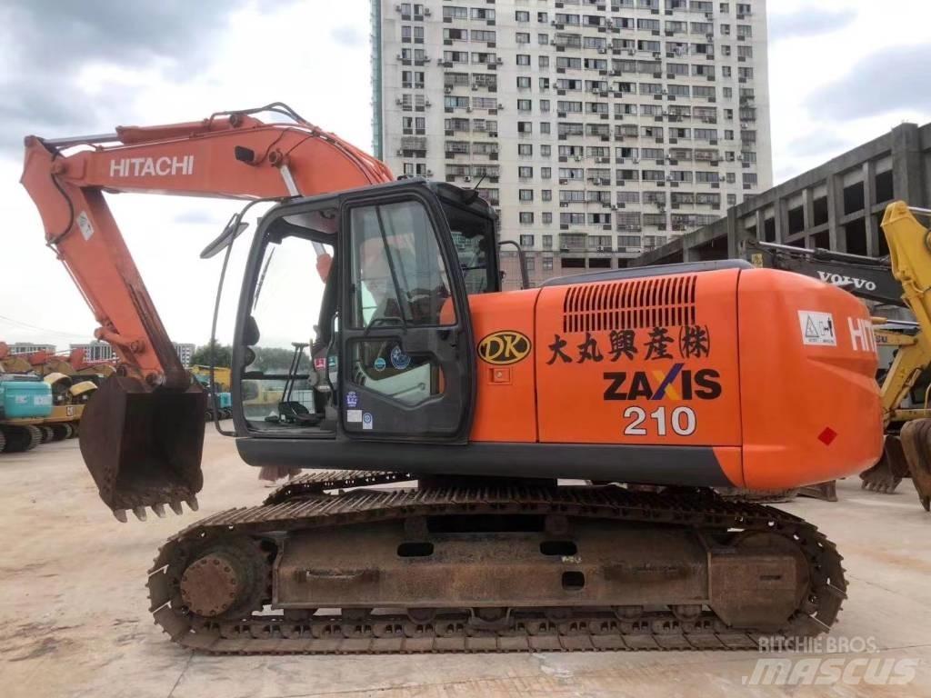 Hitachi ZX 210 履带挖掘机