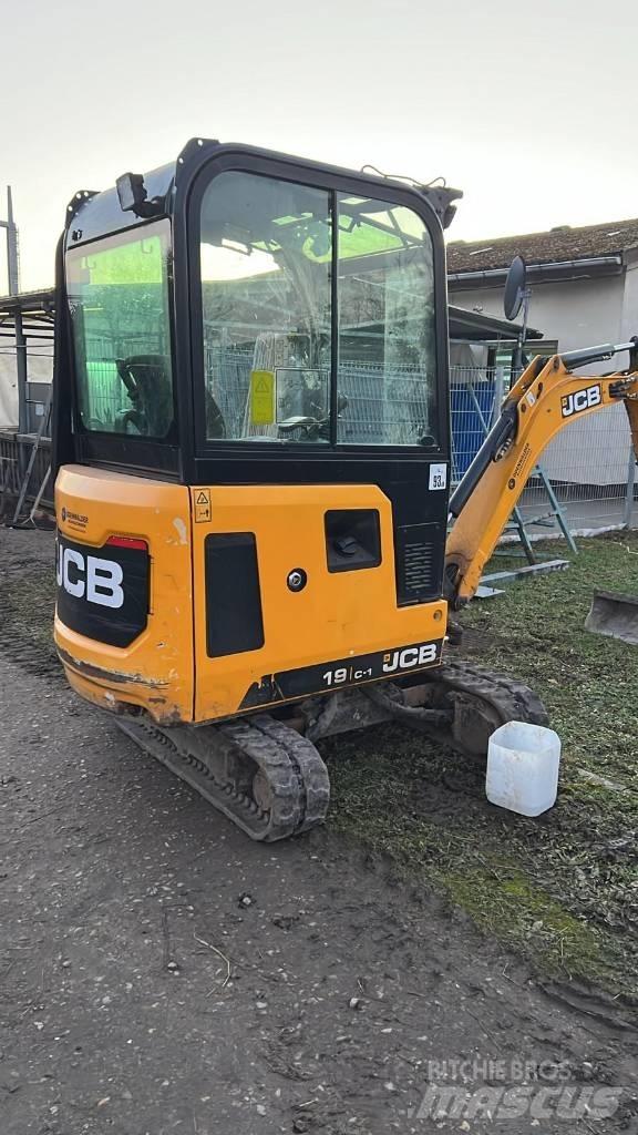 JCB 19 C-1 小型挖掘机