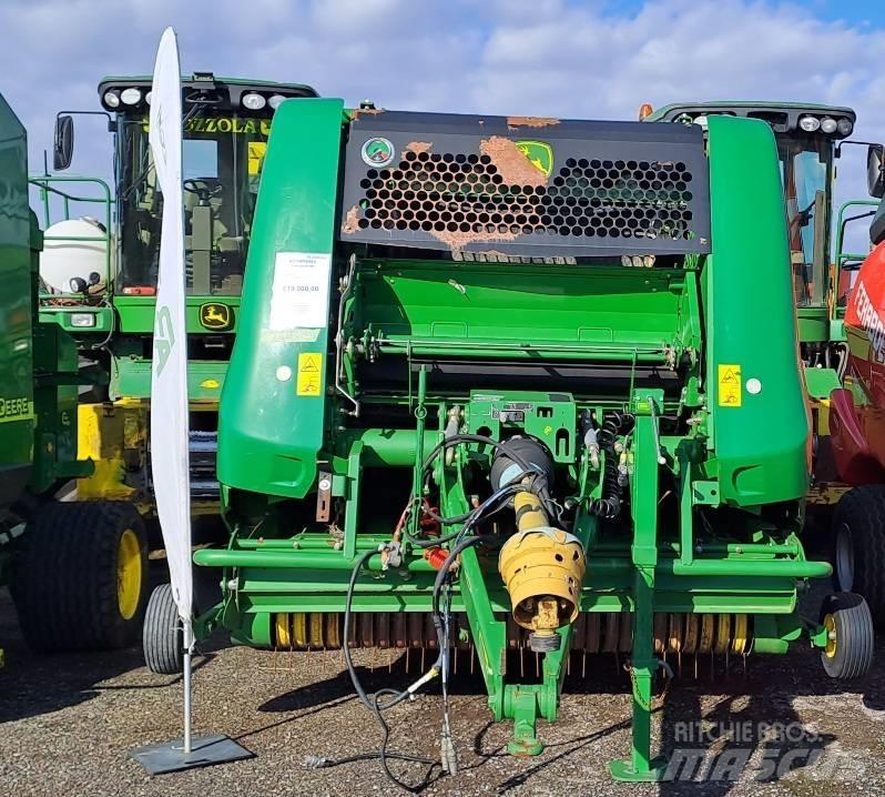 John Deere 960 圆捆打捆机