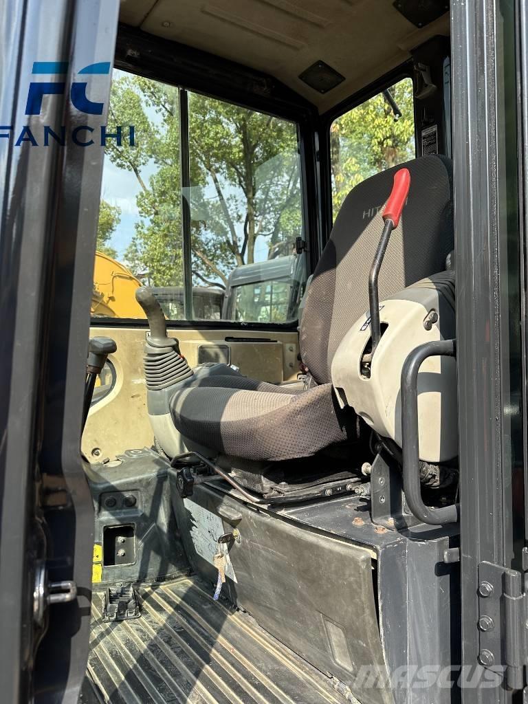 Hitachi Zaxis UR50 小型挖掘机