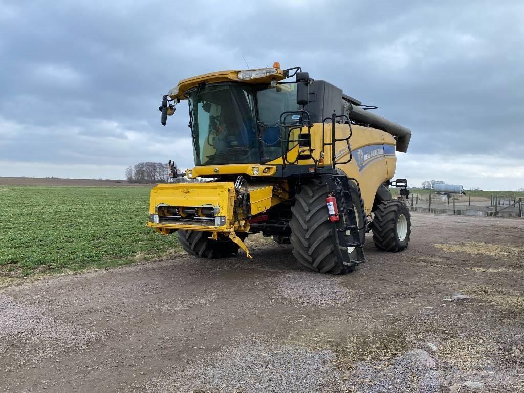 New Holland CX 8090 联合收割机