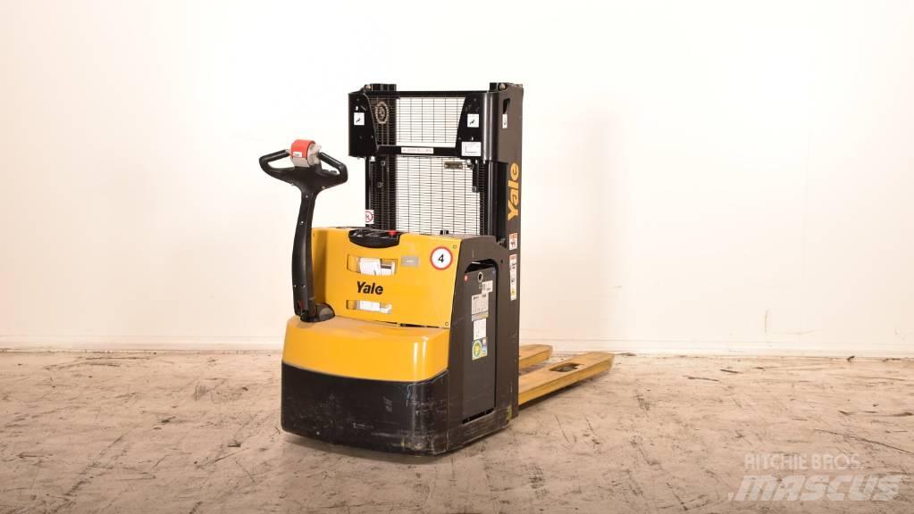 Yale MS 14 AC 手推堆垛车