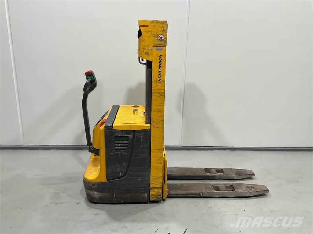 Jungheinrich EJC12 行走式堆垛机