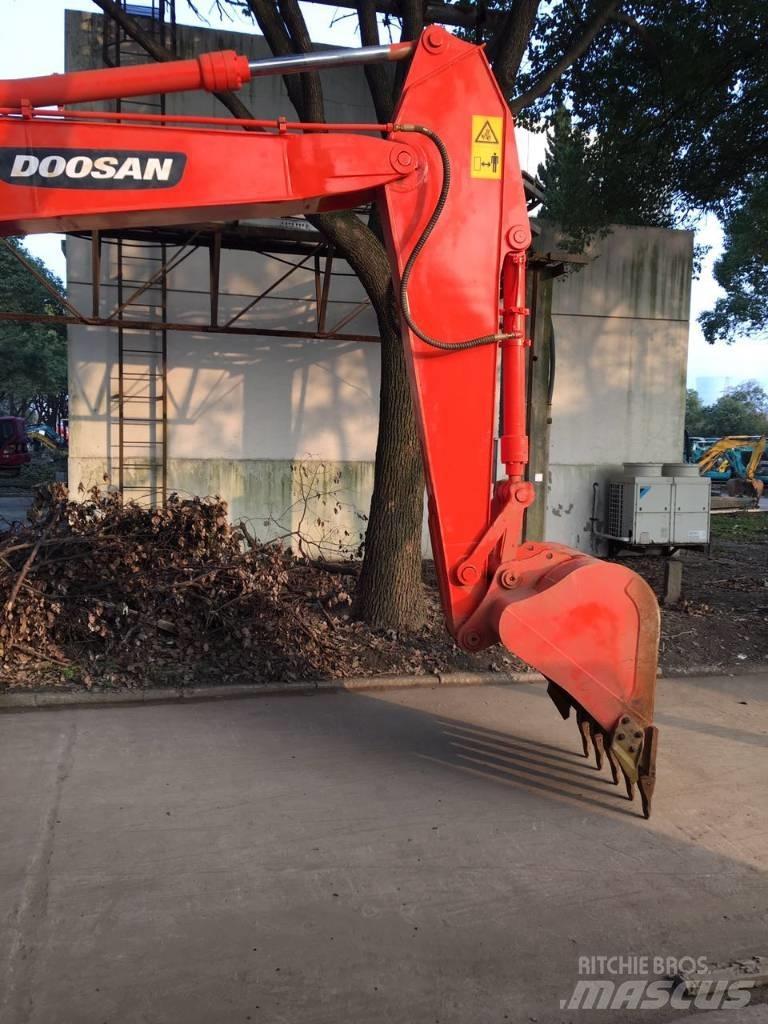 Doosan dh150w-7 轮式挖掘机