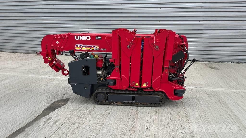 Unic URW 295 轻小型起重机
