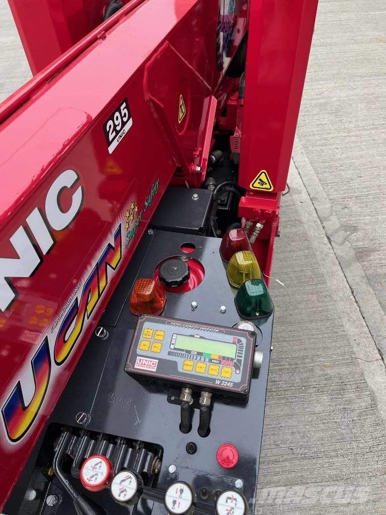 Unic URW 295 轻小型起重机