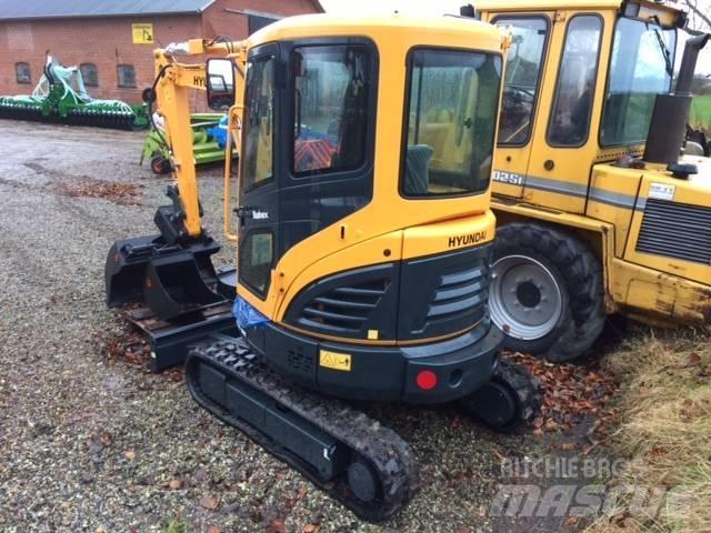 Hyundai R25 AK 小型挖掘机