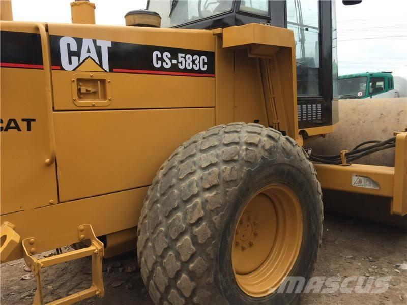 CAT CS-583C 单轮压路机