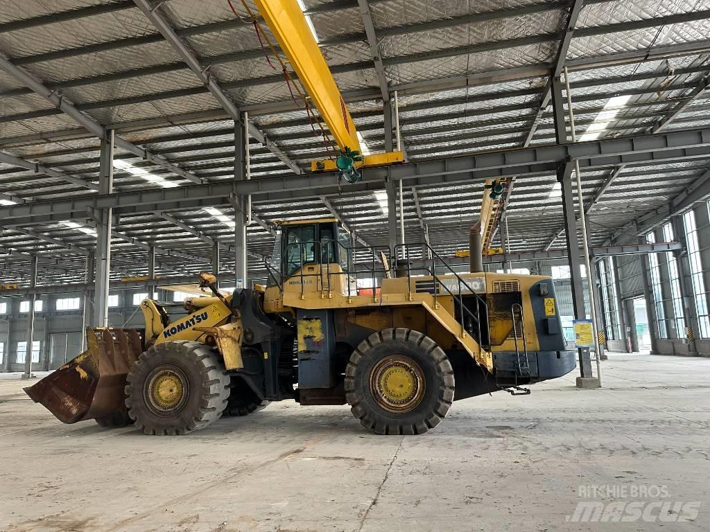 Komatsu WA 600 轮式装载机