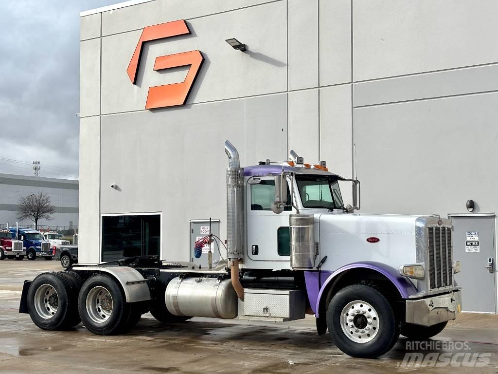 Peterbilt 388 牵引车