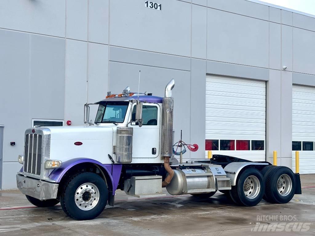 Peterbilt 388 牵引车