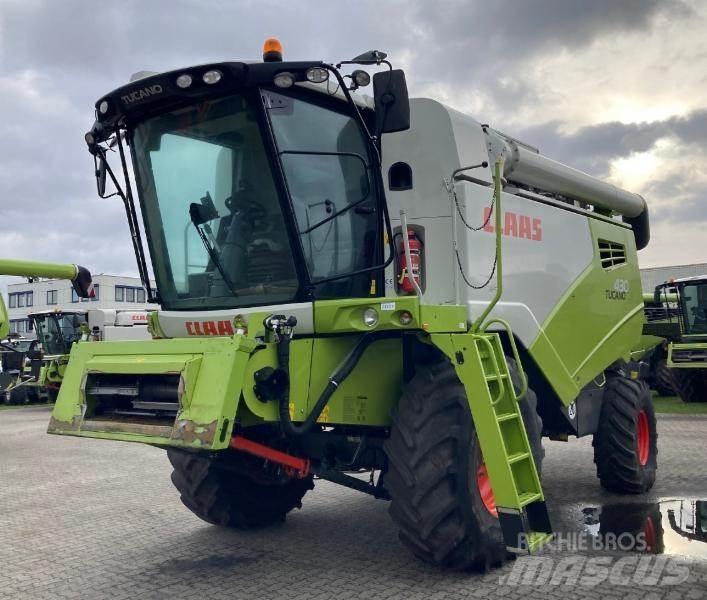 CLAAS TUCANO 430 联合收割机