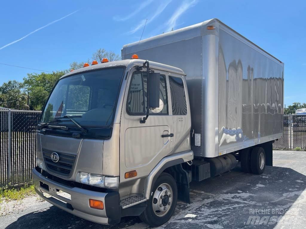 Nissan UD 厢式货车