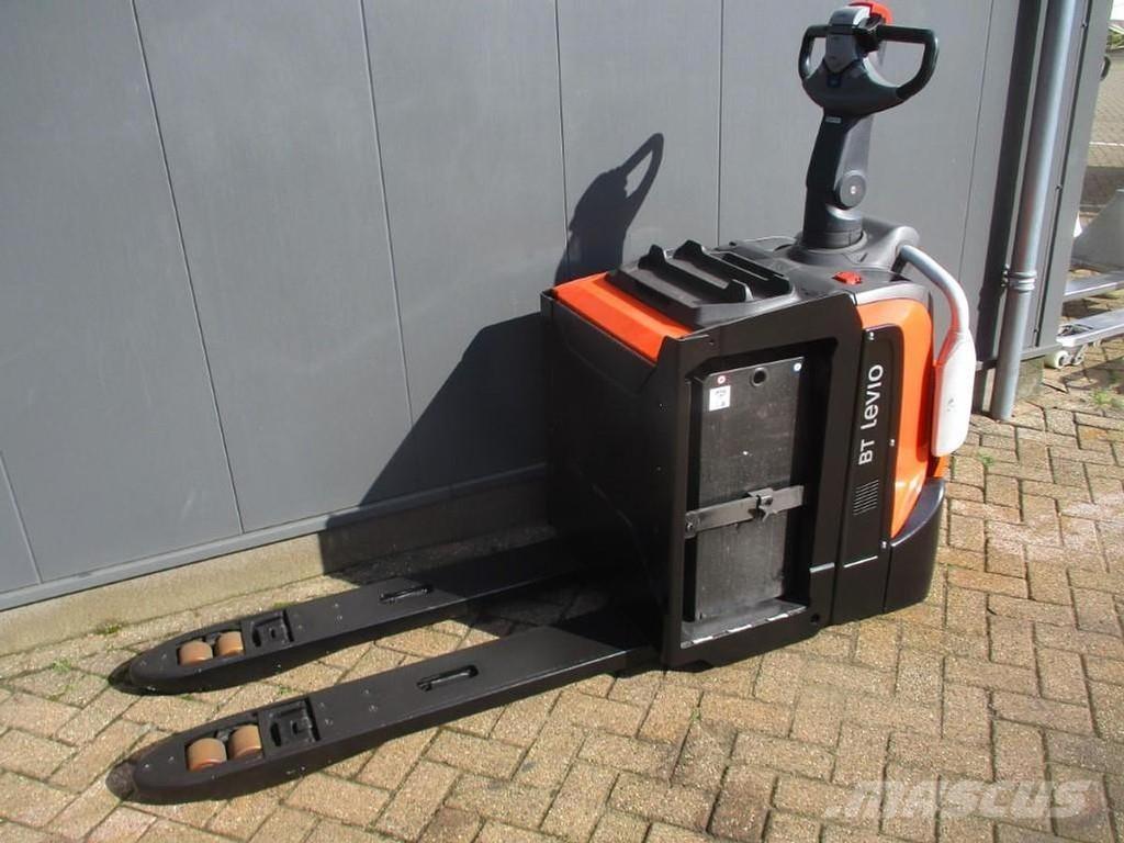 Toyota LPE200 电动搬运车