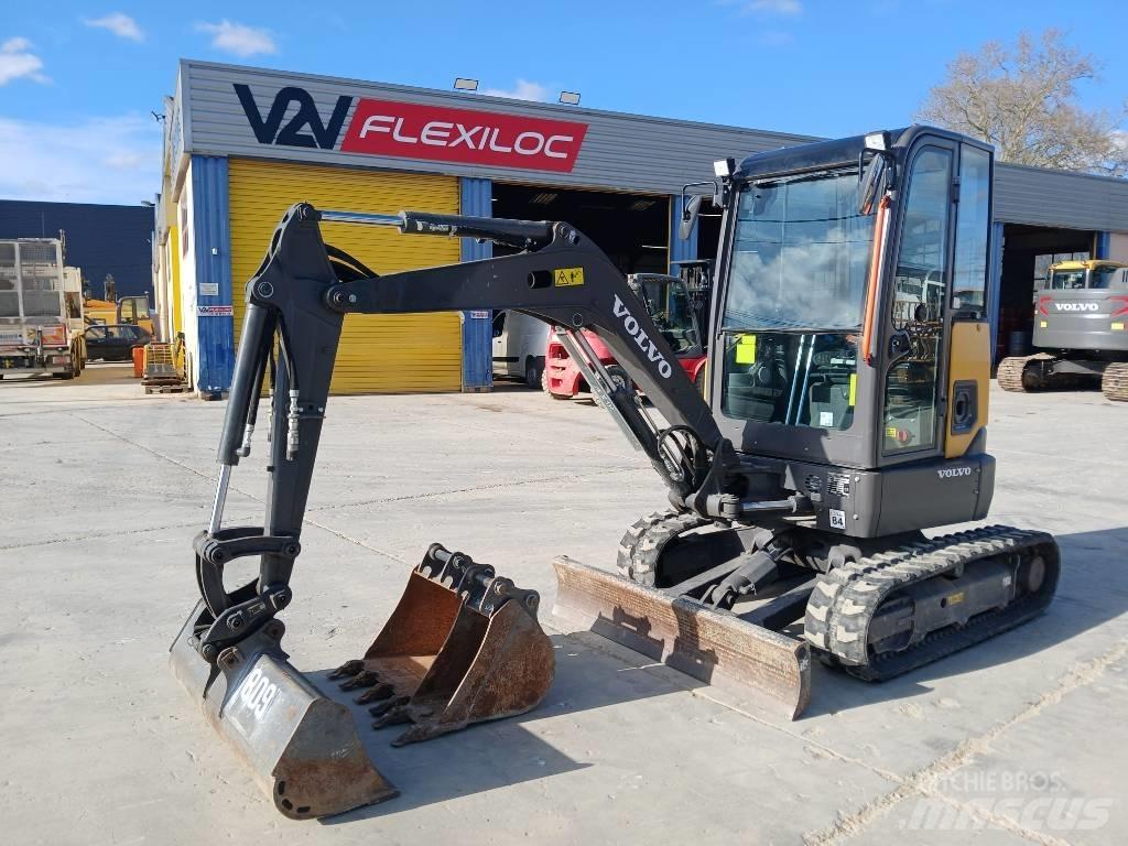 Volvo JECR25D 小型挖掘机