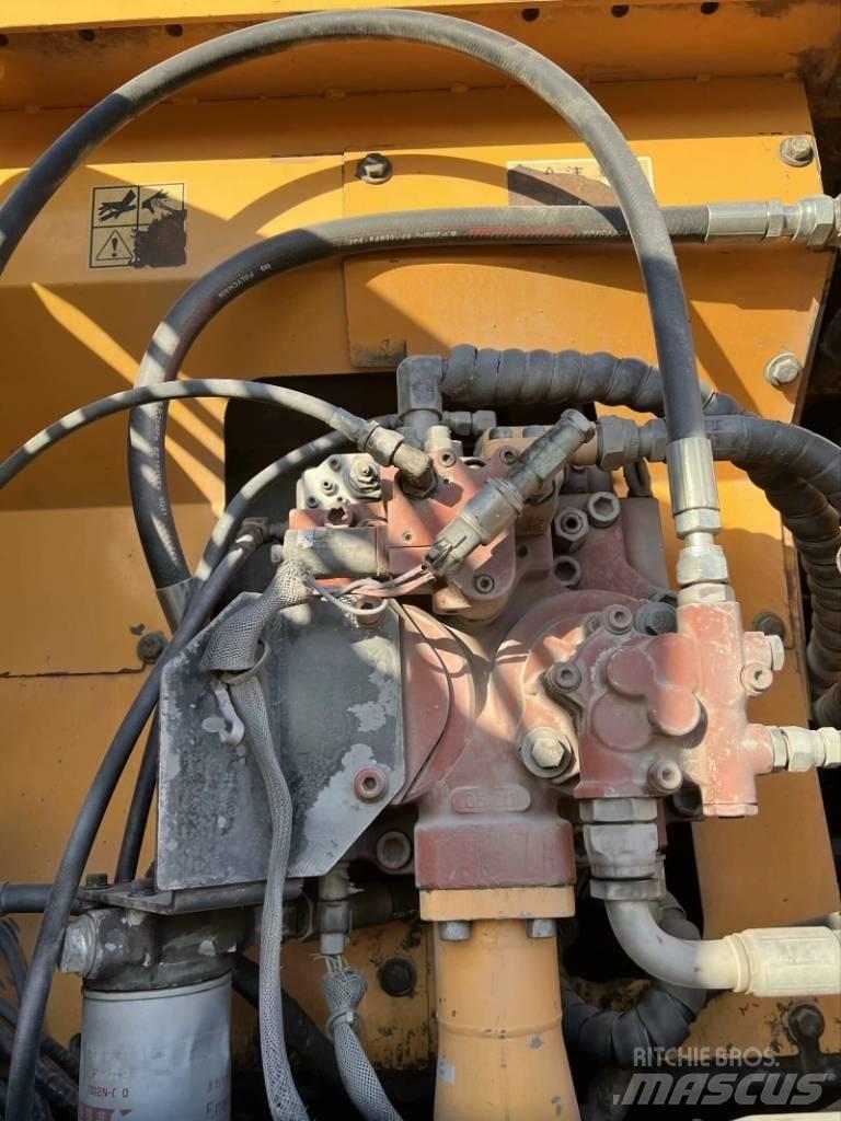 Hyundai R210W-9 轮式挖掘机