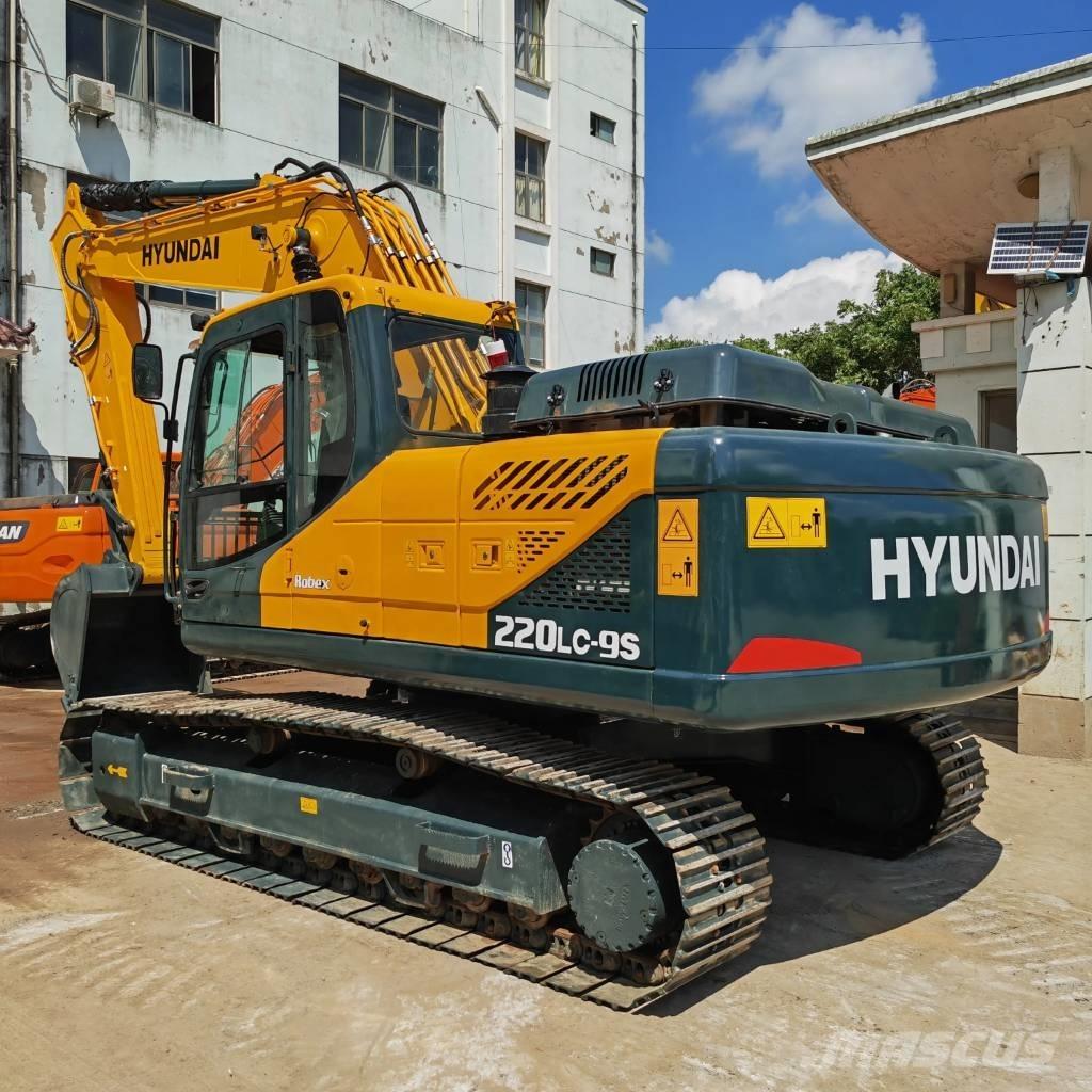 Hyundai R220LC-9S 履带挖掘机