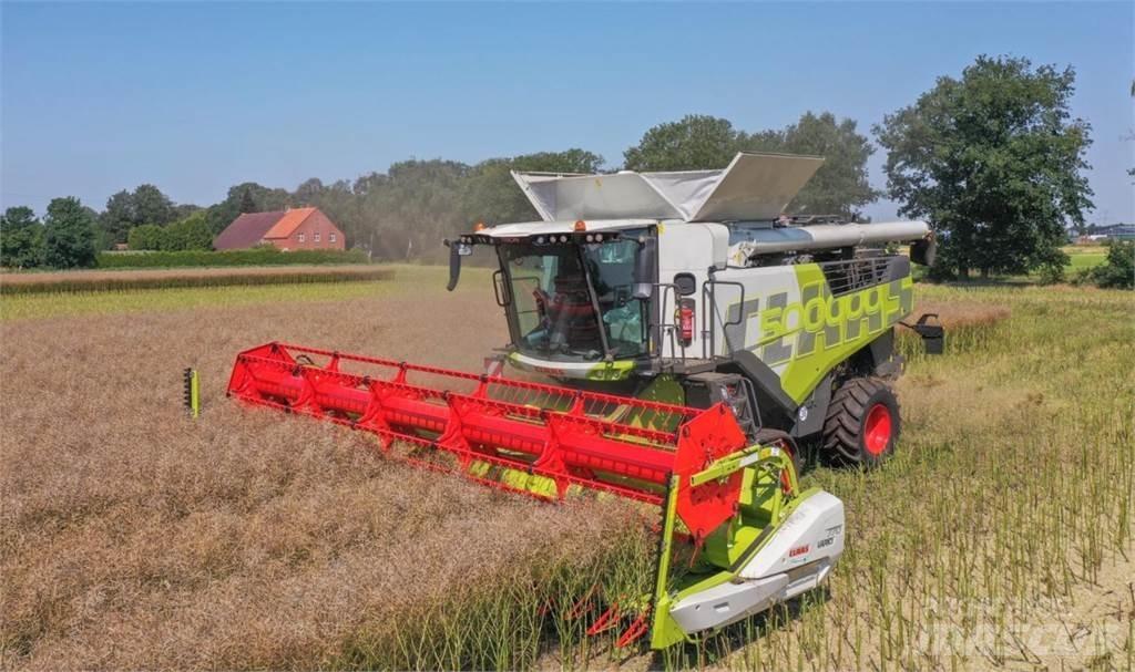 CLAAS Trion 730 TT 联合收割机