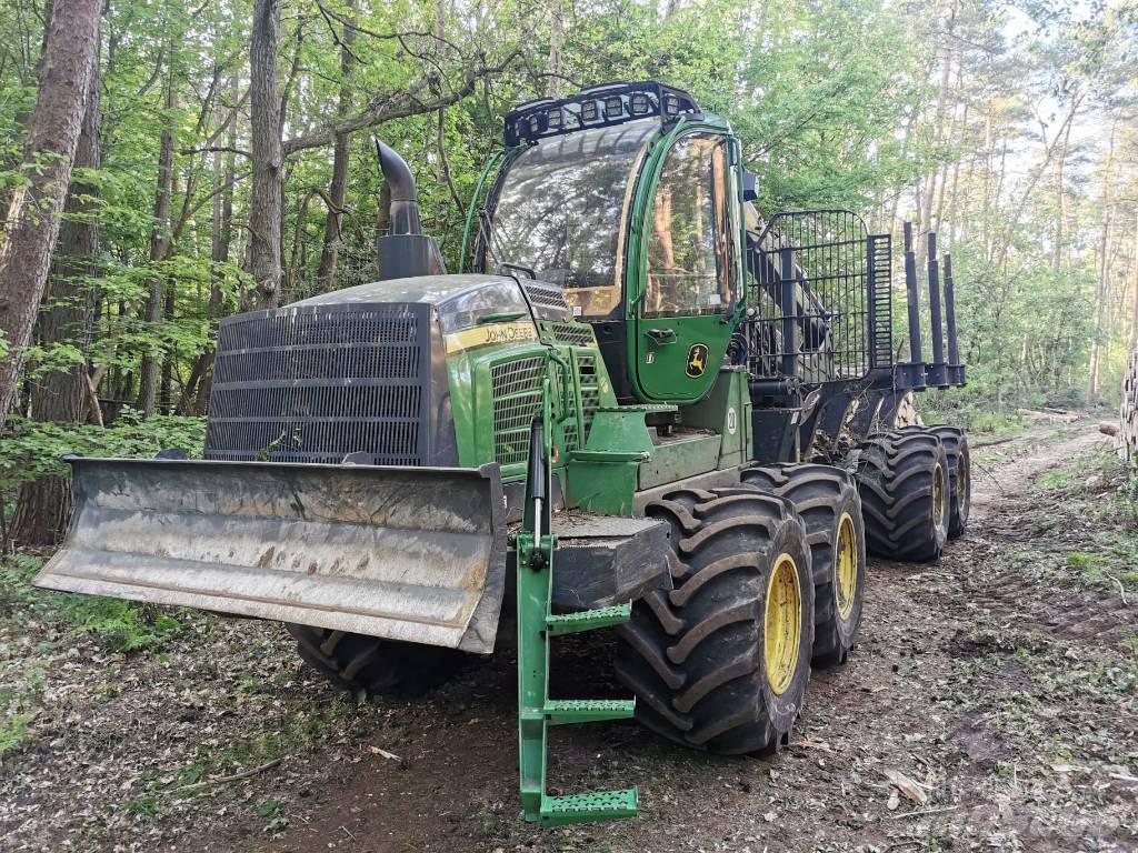 John Deere 1110G 集运机