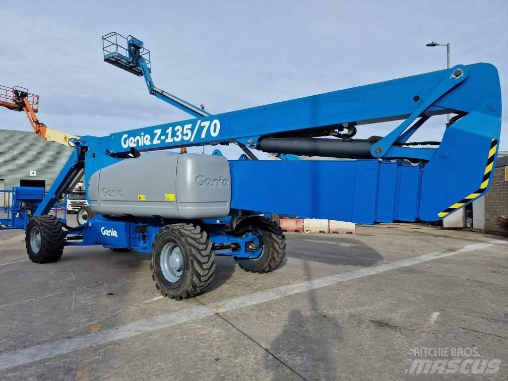 Genie Z 135/70 曲臂高空工作平台