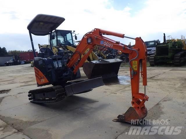 Hitachi ZX 17 U-2 小型挖掘机
