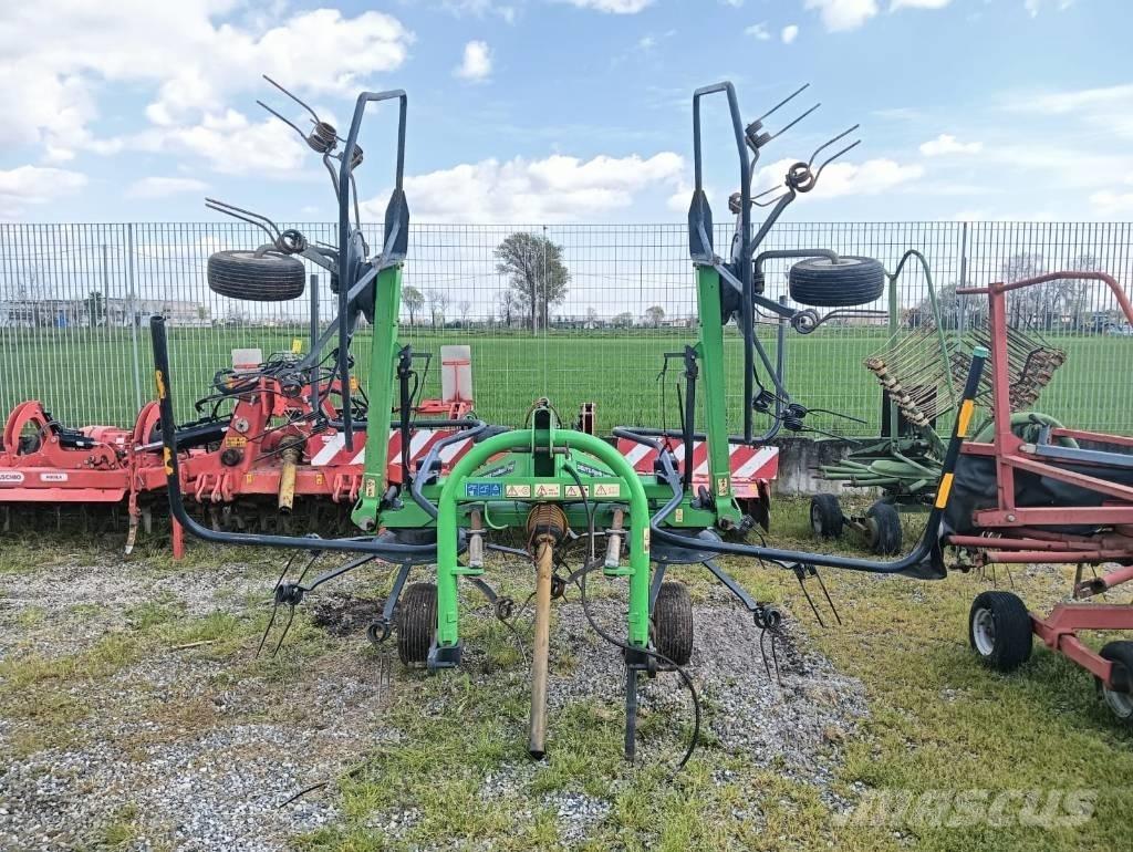Deutz-Fahr 5521 牧草包膜机