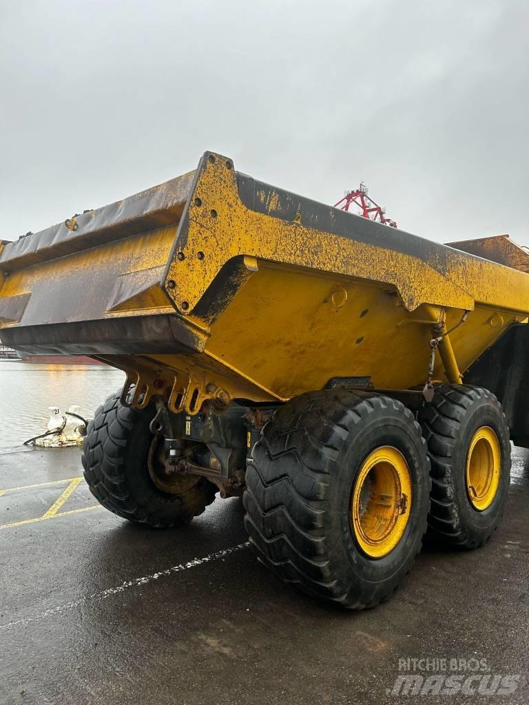 Komatsu HM 300-3 铰接式自卸车