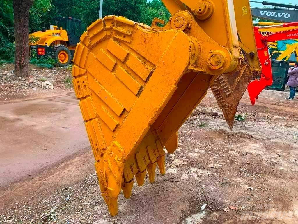 Carter 323 D2L 履带挖掘机