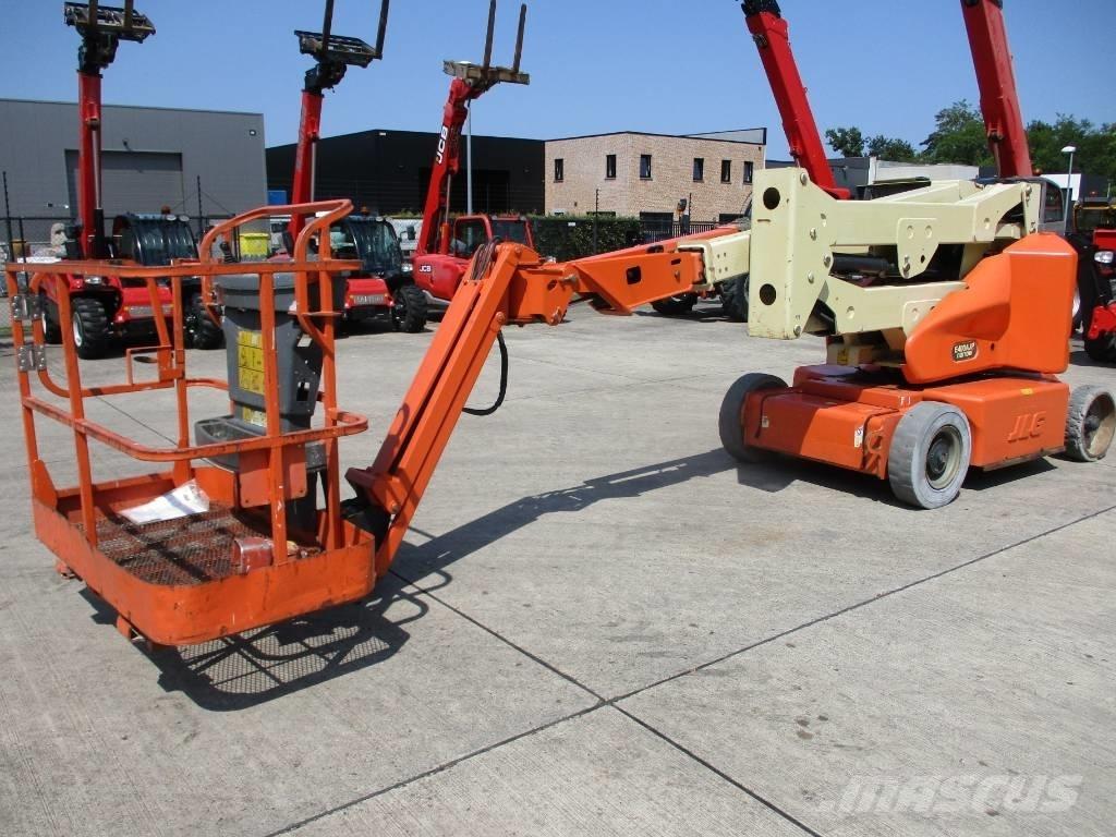 JLG E400 AJPN (146) 自走式伸缩臂升降机
