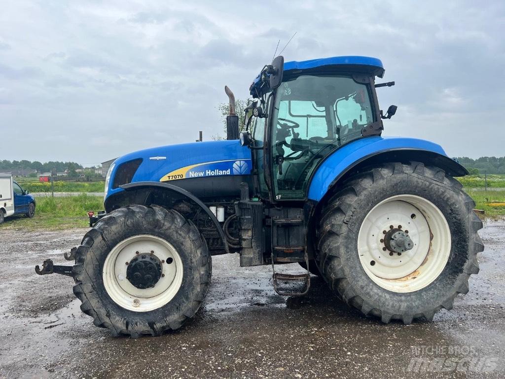New Holland T 7070 拖拉机/农用车