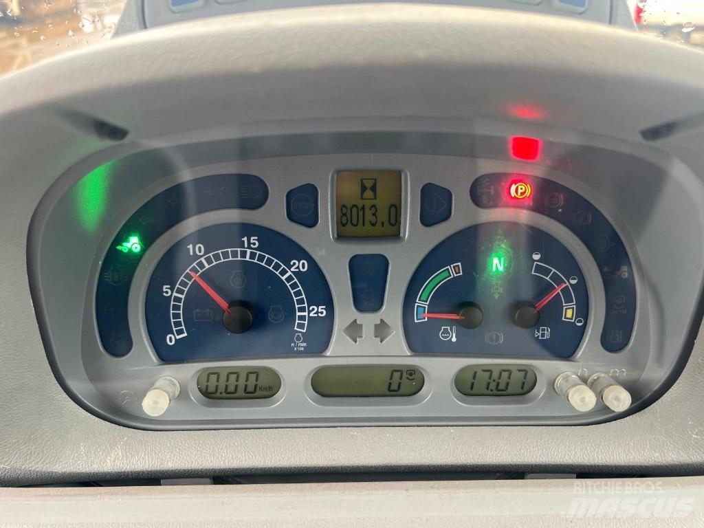 New Holland T 7070 拖拉机/农用车