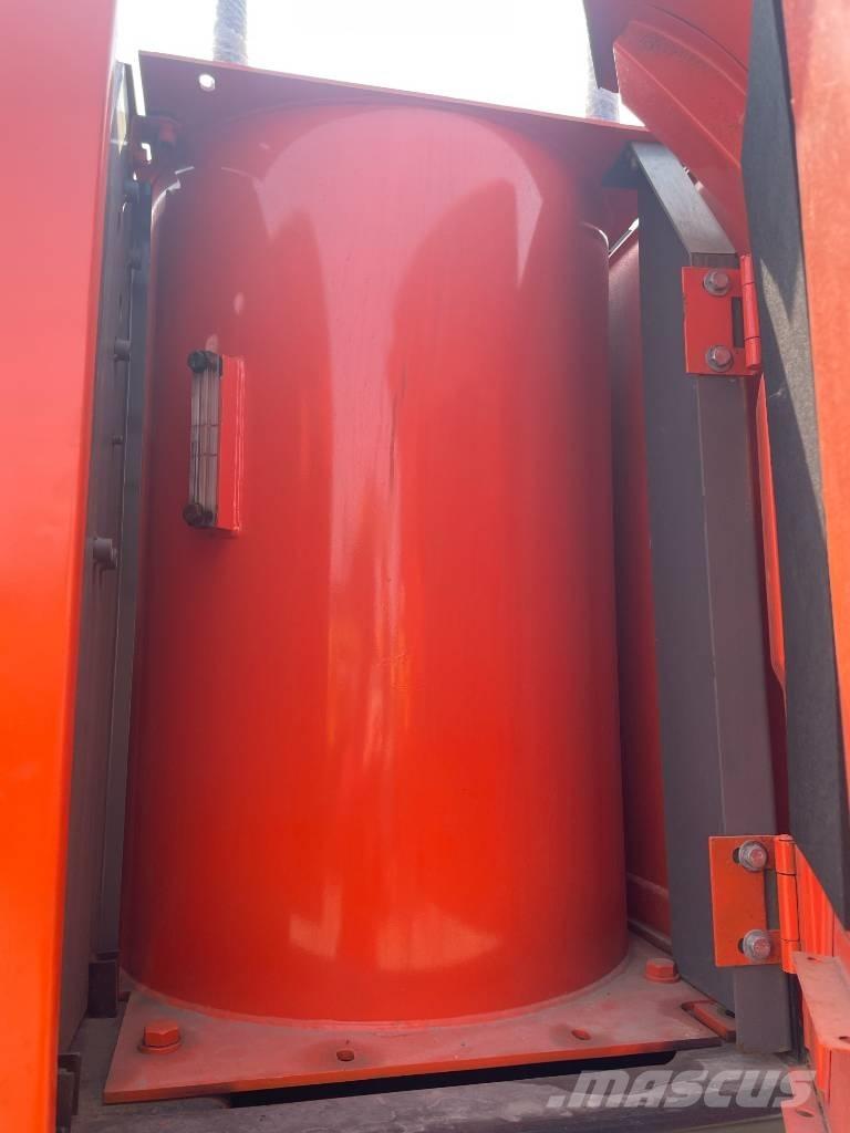 Hitachi ZX 240 履带挖掘机