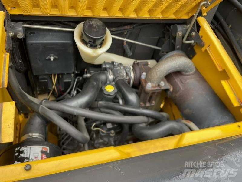 New Holland L 170 滑移装载机