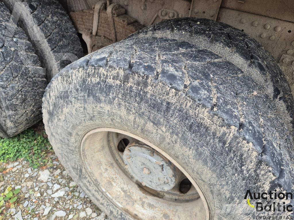 Iveco 260-34 油罐车