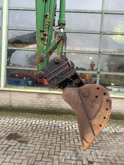 Hitachi EX120 履带挖掘机