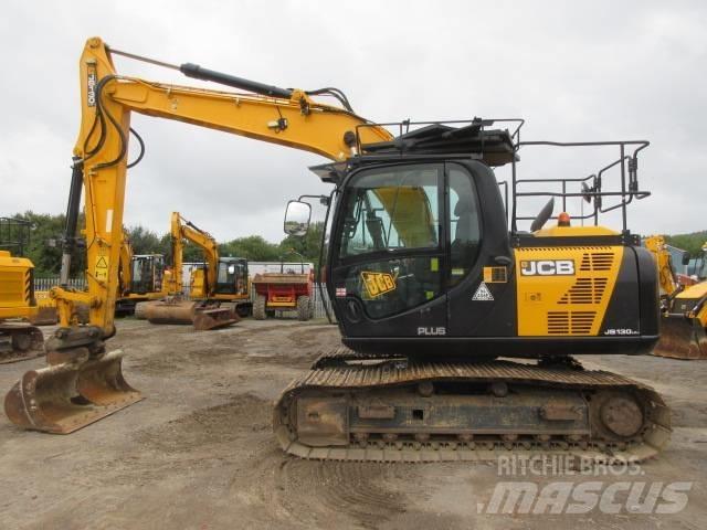 JCB JS130LC Plus+ 履带挖掘机