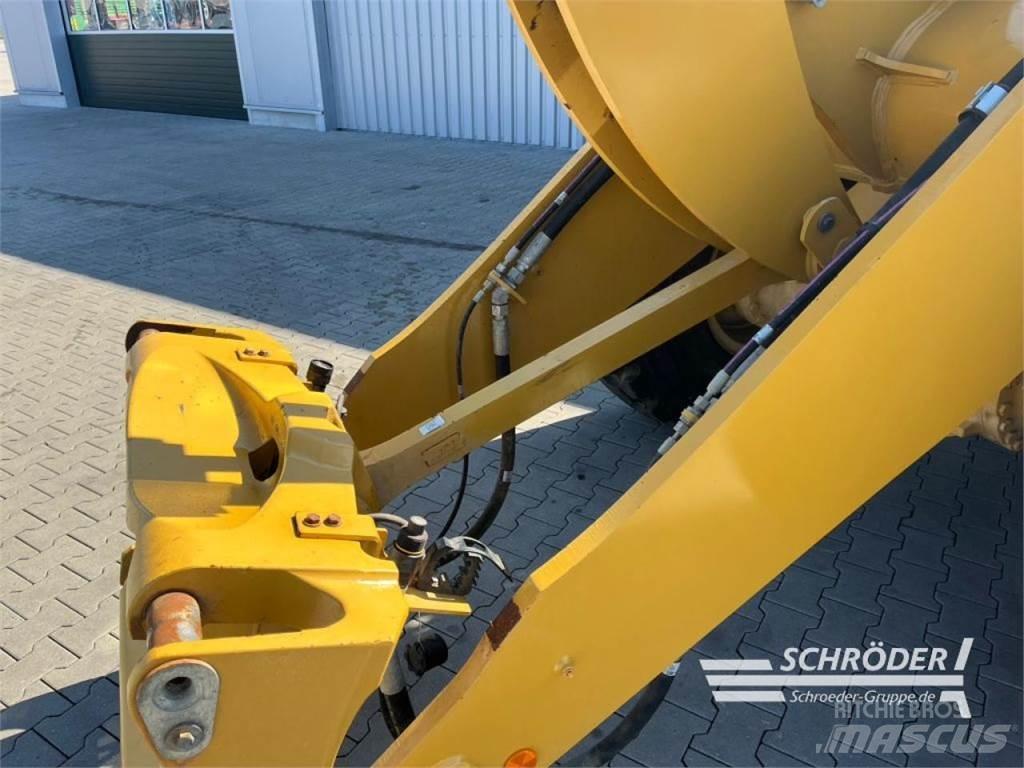 CAT 938 HL 轮式装载机
