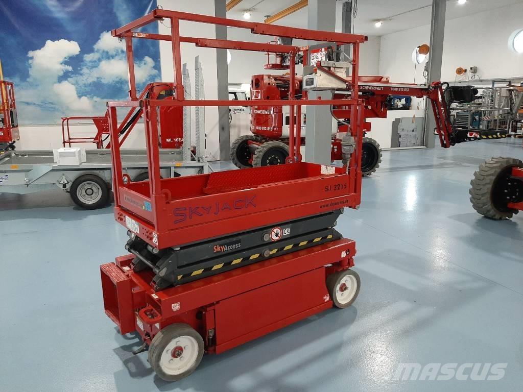SkyJack SJIII 3215 剪叉式升降机