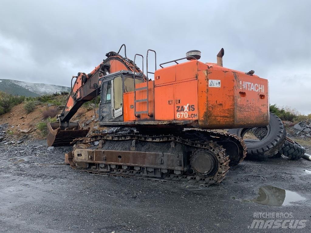 Hitachi 670 LCH-3 履带挖掘机