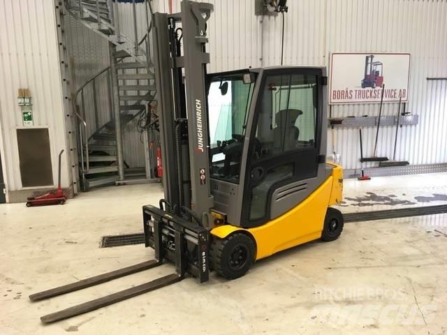 Jungheinrich EFG 320 电动叉车