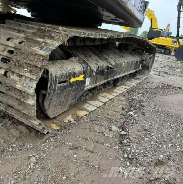 Hitachi ZX200 履带挖掘机