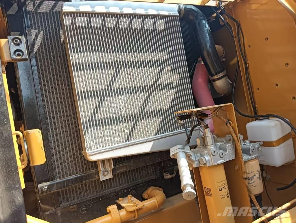 CAT 330 D 履带挖掘机