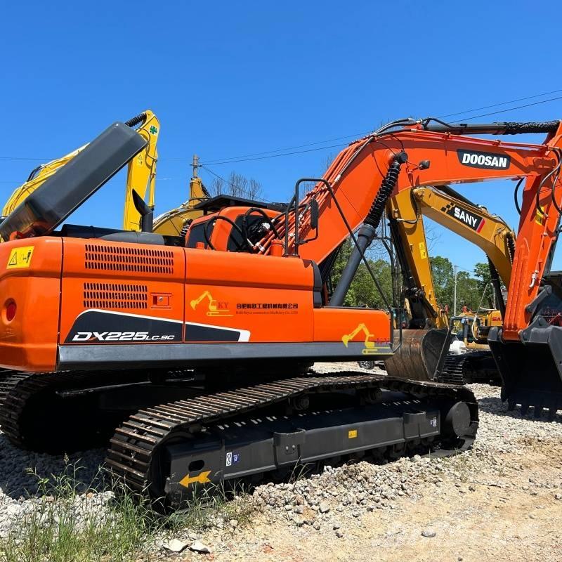 Doosan DX225-9C 履带挖掘机