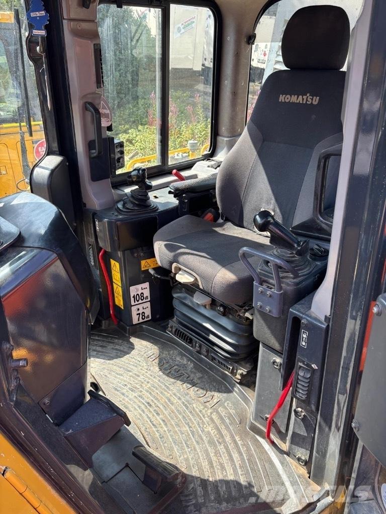 Komatsu D 65 PXi-18 履带式推土机