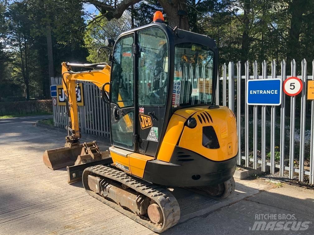 JCB 8026 CTS 小型挖掘机