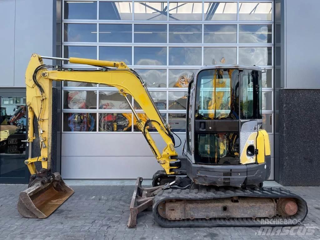 New Holland E50.2 小型挖掘机