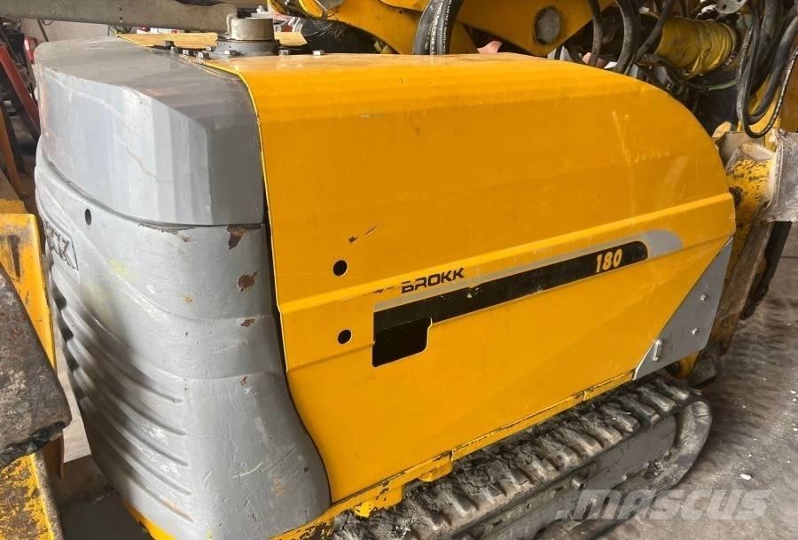 Brokk 180 组装挖掘机
