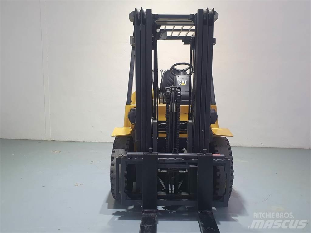 CAT DP40K MC 柴油叉车