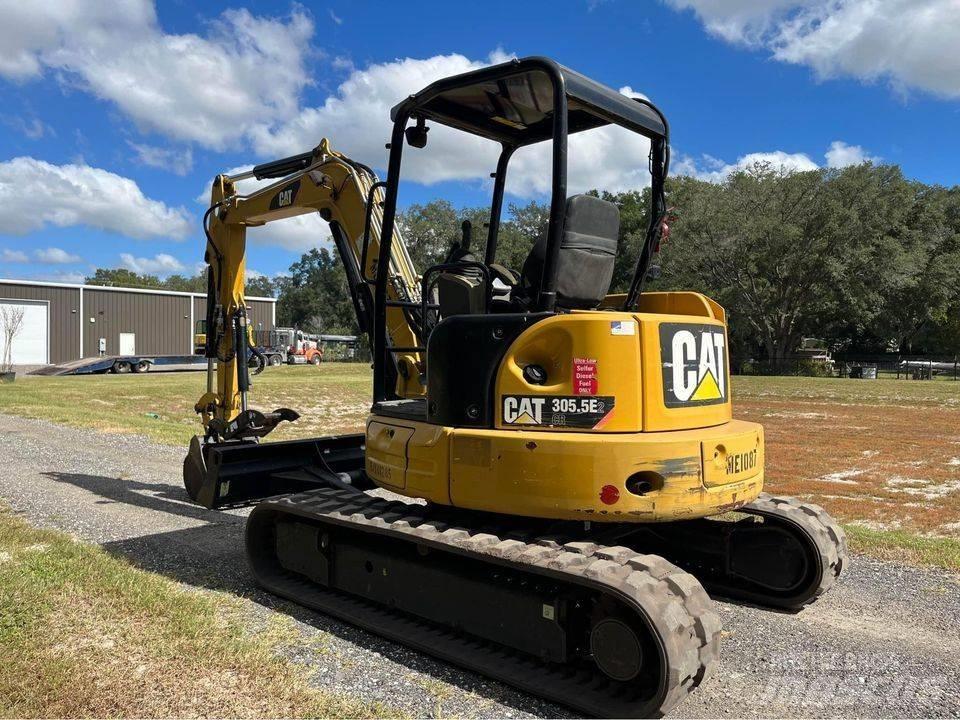 CAT 305.5 E2 CR 小型挖掘机